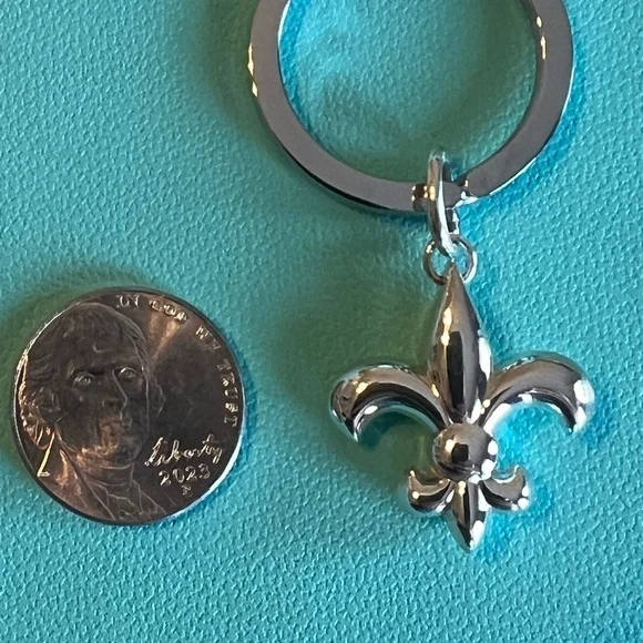 🌸🌸 Authentic Tiffany & Co. RARE Fleur De Lis Keyring - Picture 5 of 10